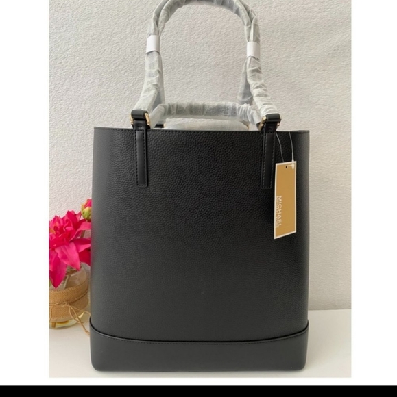 NEW Michael Kors Kelli Tote - Picture 9 of 9